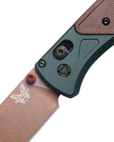 Benchmade 535FE-2602 Bugout foldekniv i Taiga Green med CPM-S90V drop-point blad og skæfte i aluminium og brun Canvas Micarta