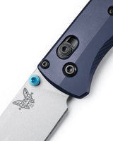 Benchmade 535SL-13 Bugout foldekniv med CPM-S90V drop-point blad i Cerakote Crushed Silver og skæfte i Crater Blue aluminium