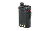 Baofeng UV-5R radio med display, tastatur og antenne fra siden