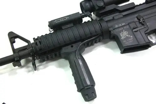 Taktisk greb i sort farve perfekt til airsoft rifles