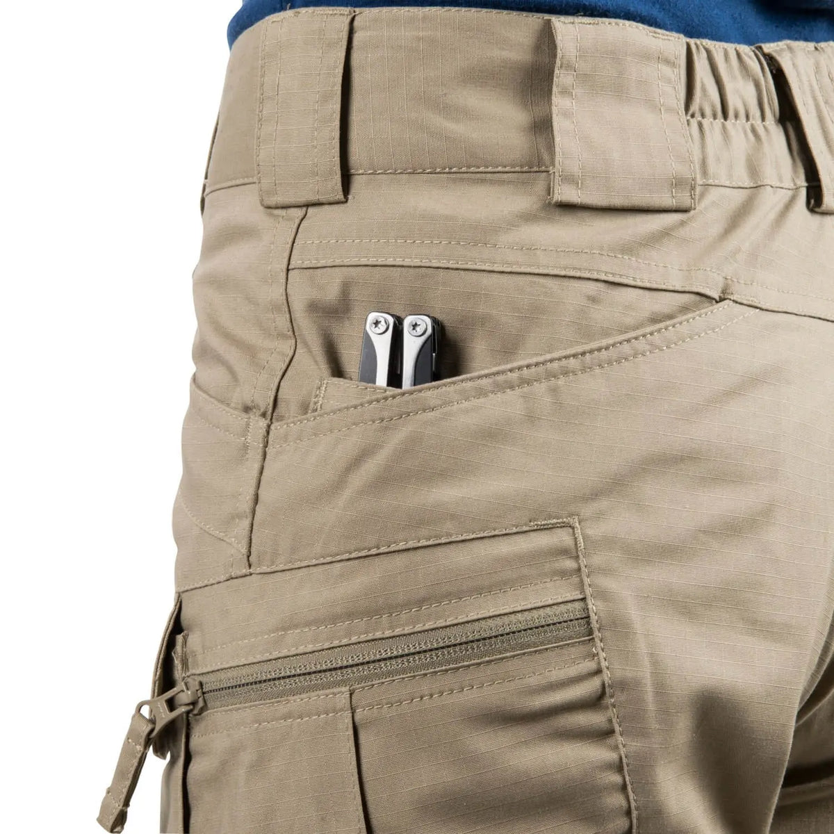 Helikon-Tex UTP Bukser, Kvinde Olive Drab, detaljeret close-up af baglomme
