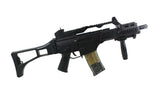 Bagsiden af en M85 airsoft pistol med lyddæmper og magasin