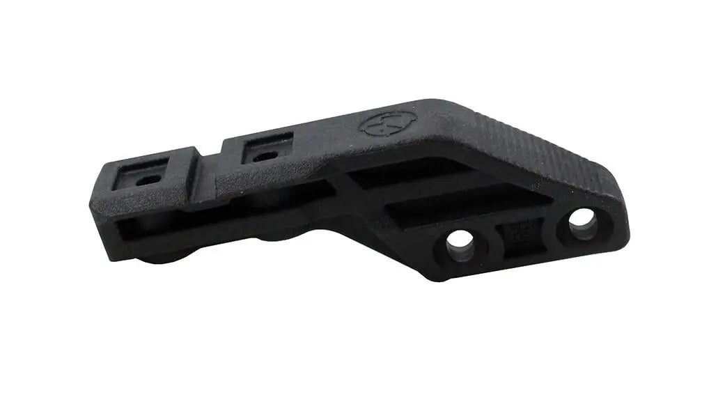 Magpul Scout Mount venstre side på et sort baggrund.