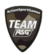 Team ASG PVC patch i sandfarvet multicam design for airsoft og taktisk udstyr.